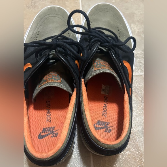 Nike SB Stefan Janoski Undefeated Olive - Picture 8 of 11